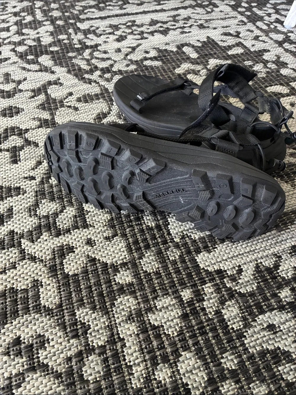 Merrell Women’s Black Adjustable Strapped Sandals Size 9